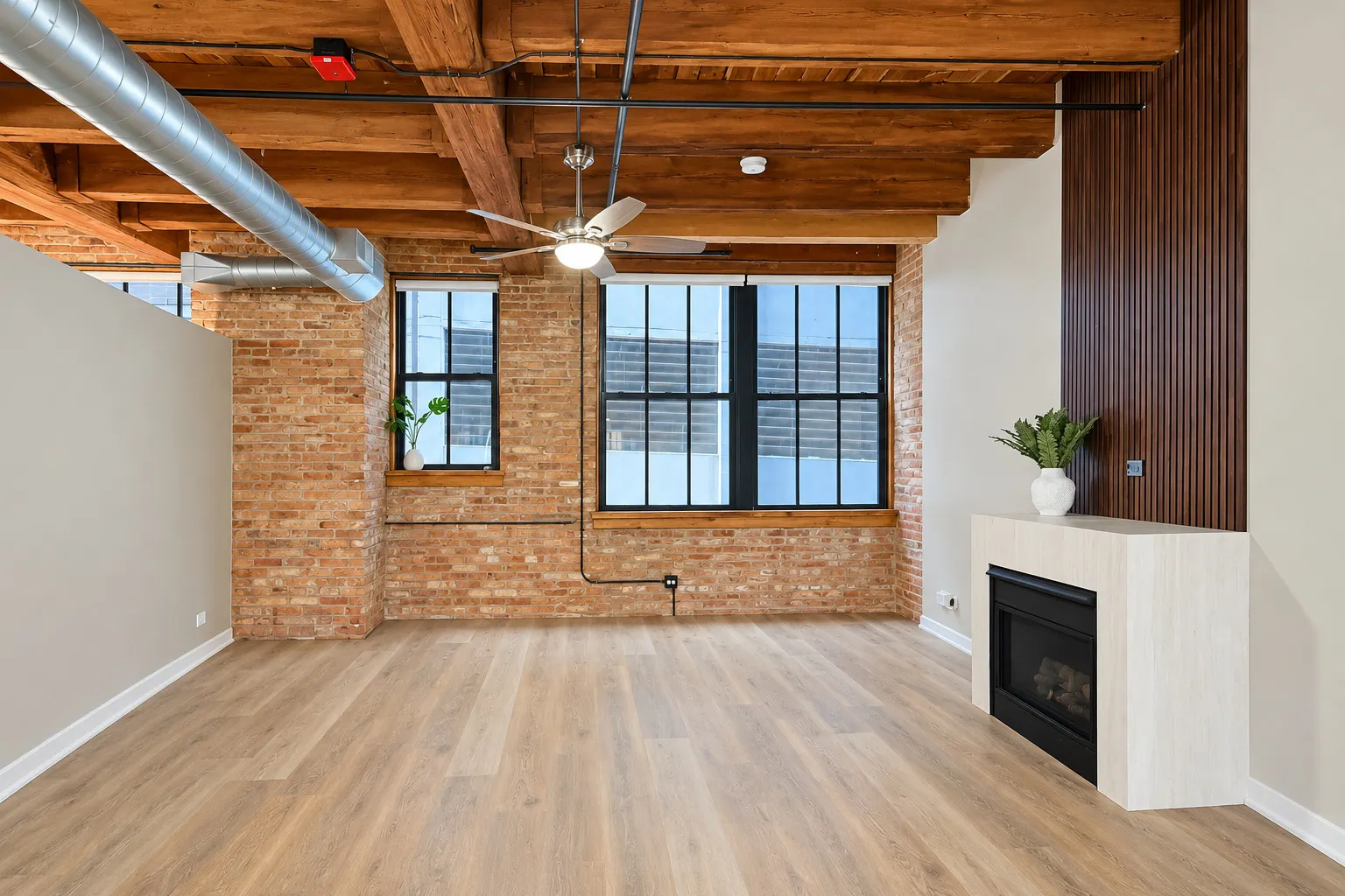 732 S Financial Place IL #407