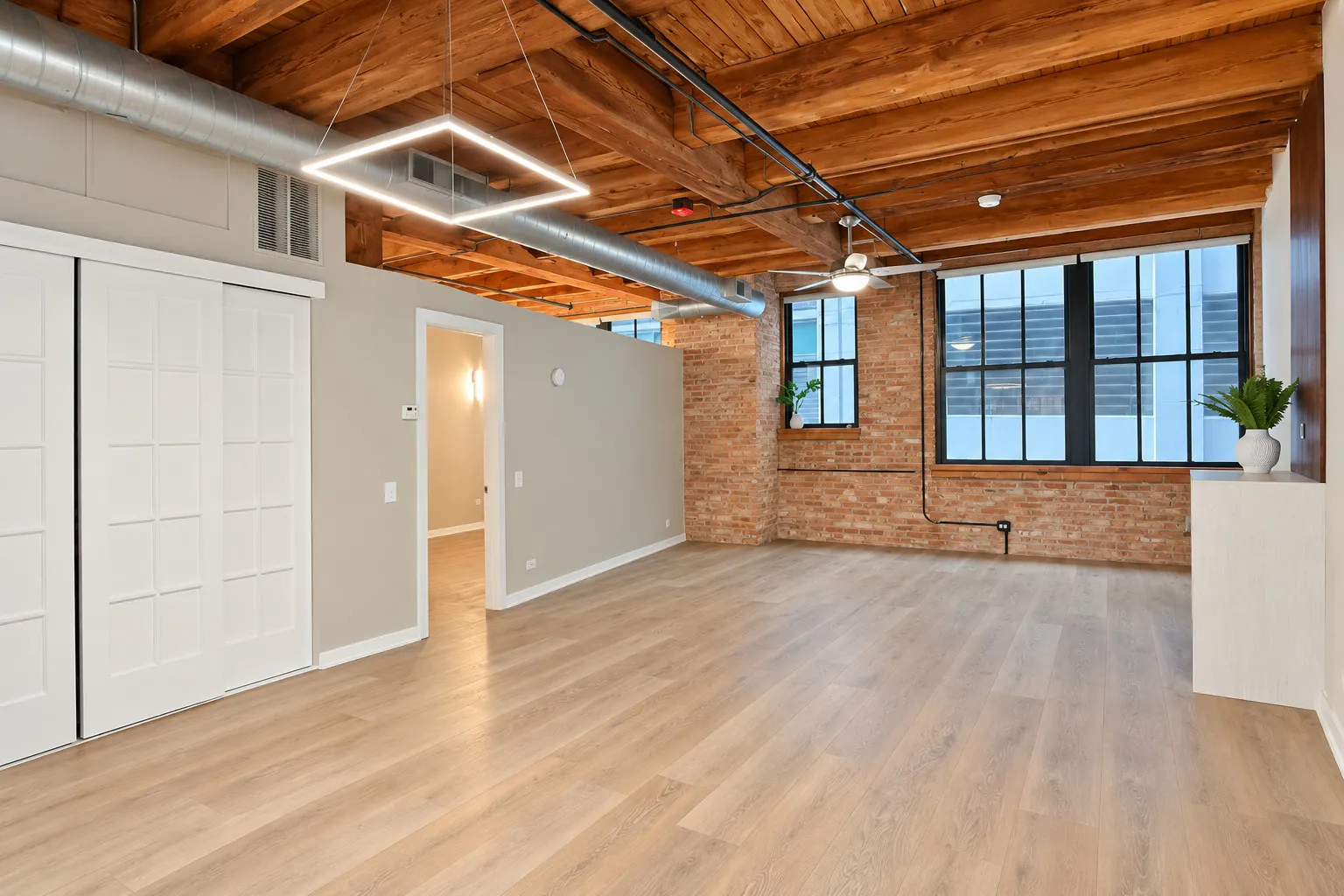 732 S Financial Place IL #407