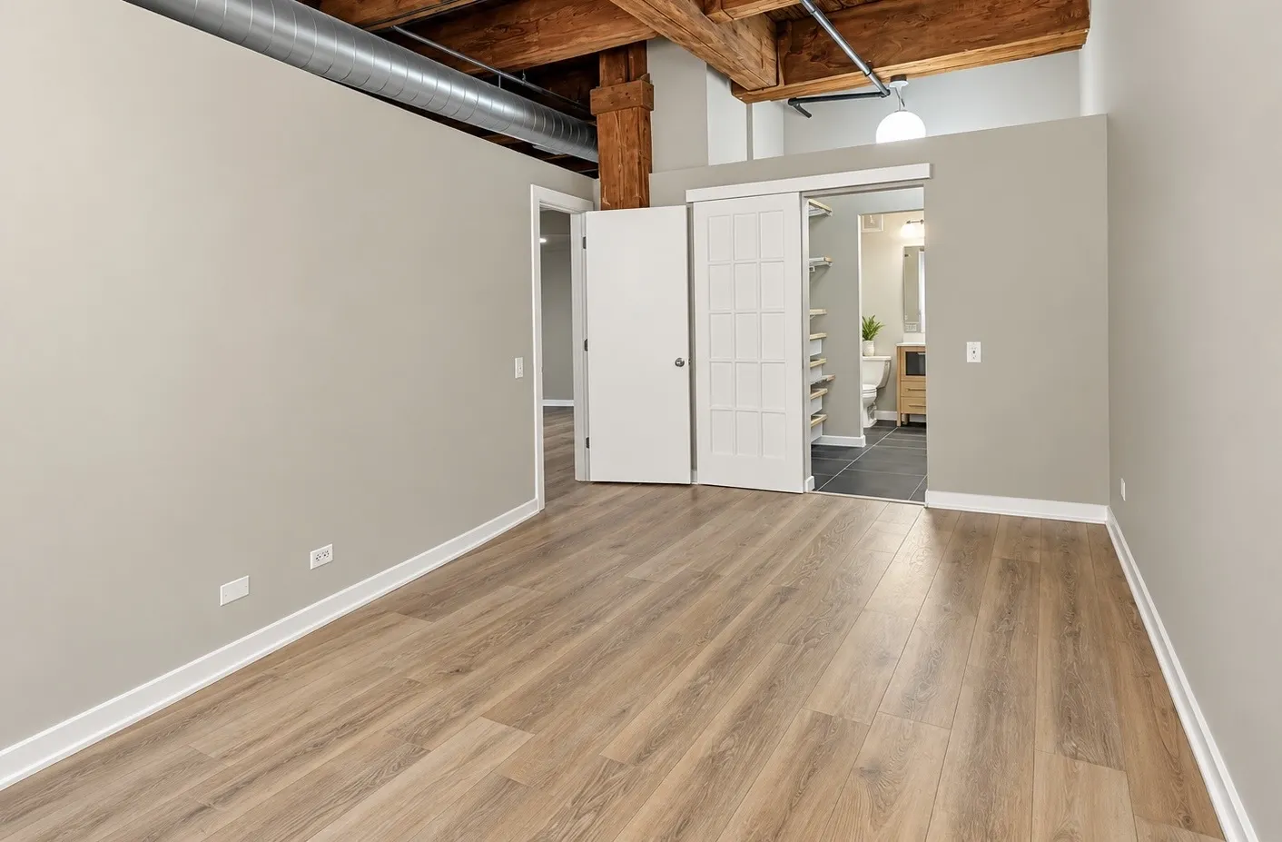 732 S Financial Place IL #407