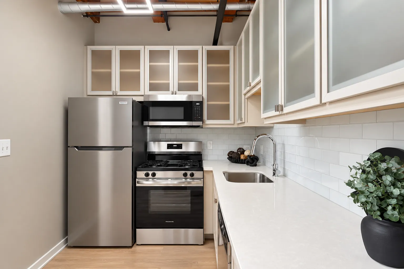 732 S Financial Place IL #407