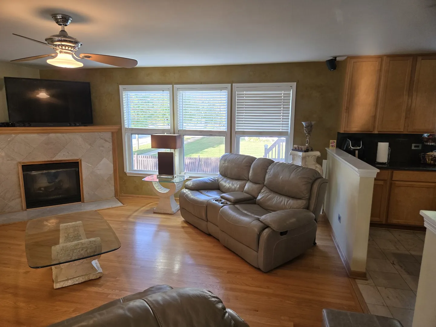 3242 Kenilworth Lane IL