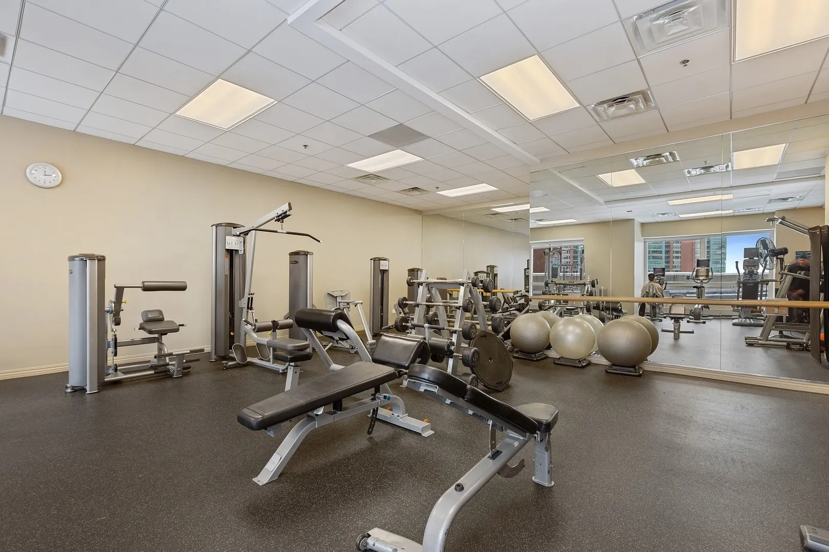 512 N McCLURG Court IL #3307