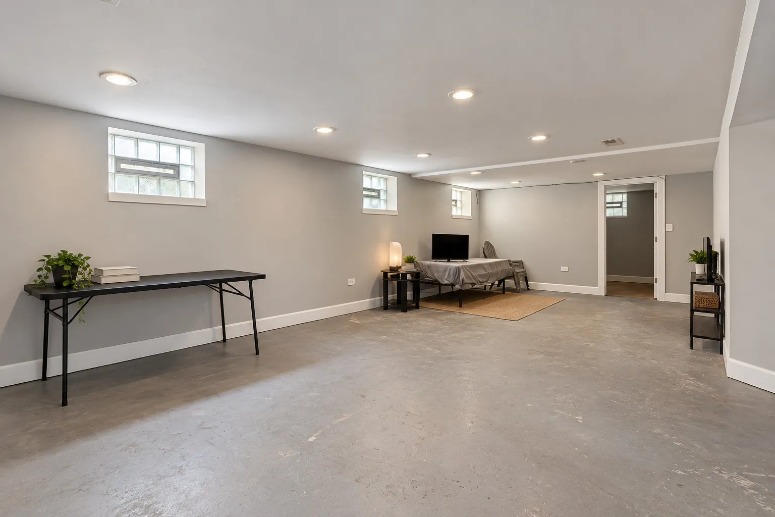 8211 S Eberhart Avenue IL