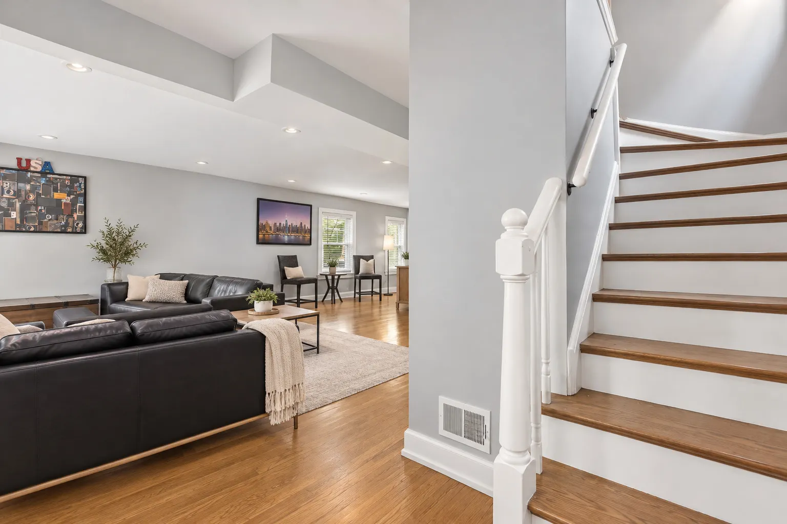 8211 S Eberhart Avenue IL