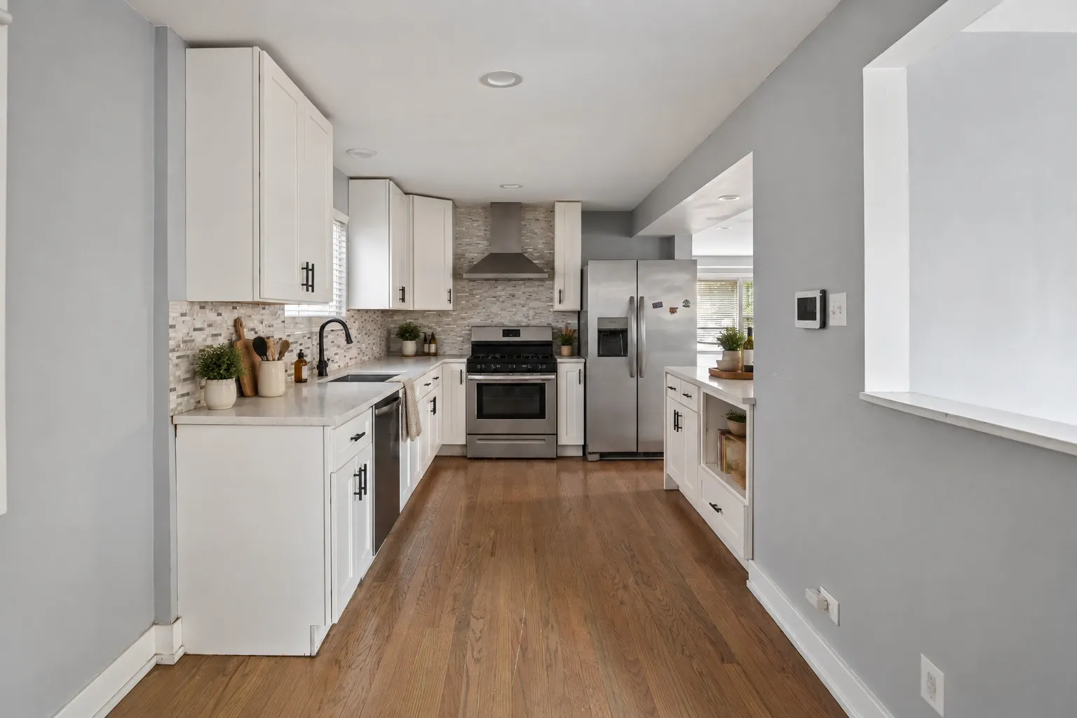 8211 S Eberhart Avenue IL