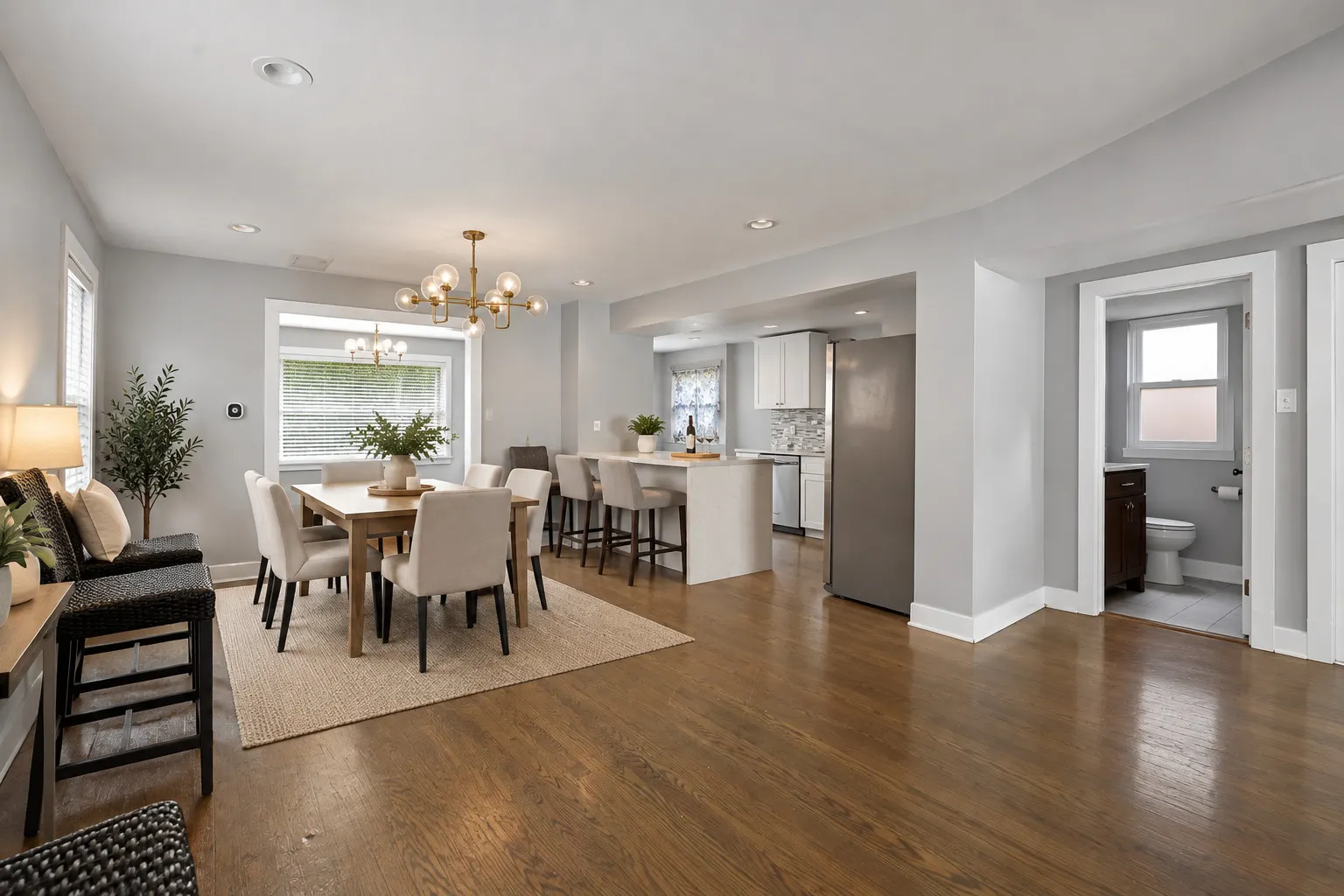 8211 S Eberhart Avenue IL