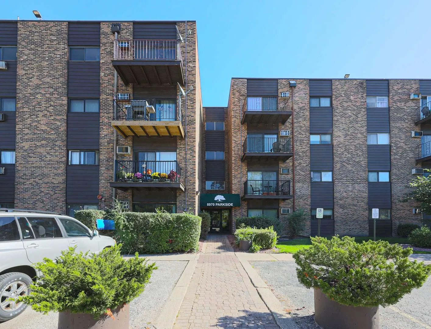 8970 N Parkside Avenue IL #106