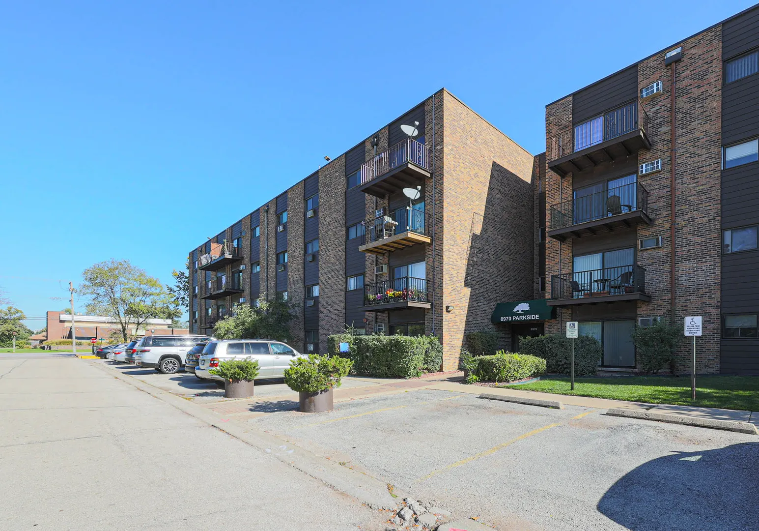 8970 N Parkside Avenue IL #106
