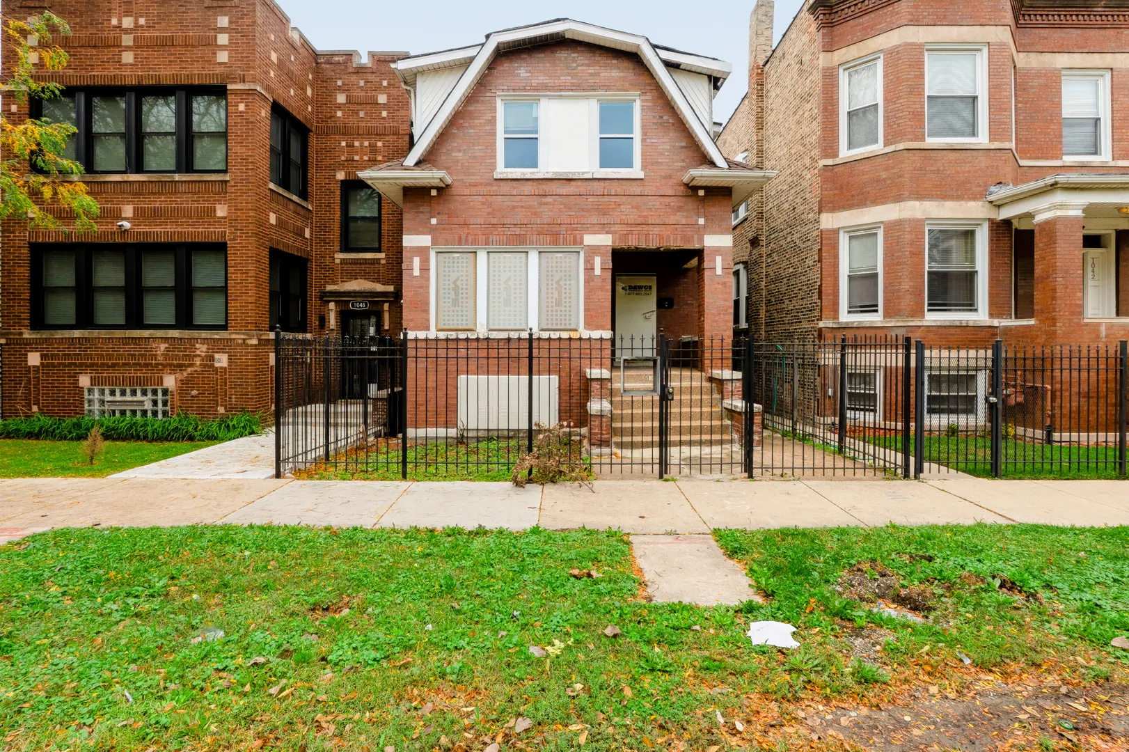 1044 W Marquette Road IL