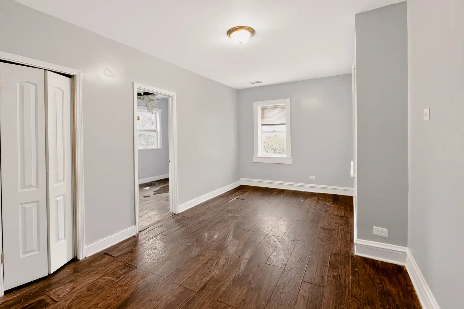 1044 W Marquette Road IL