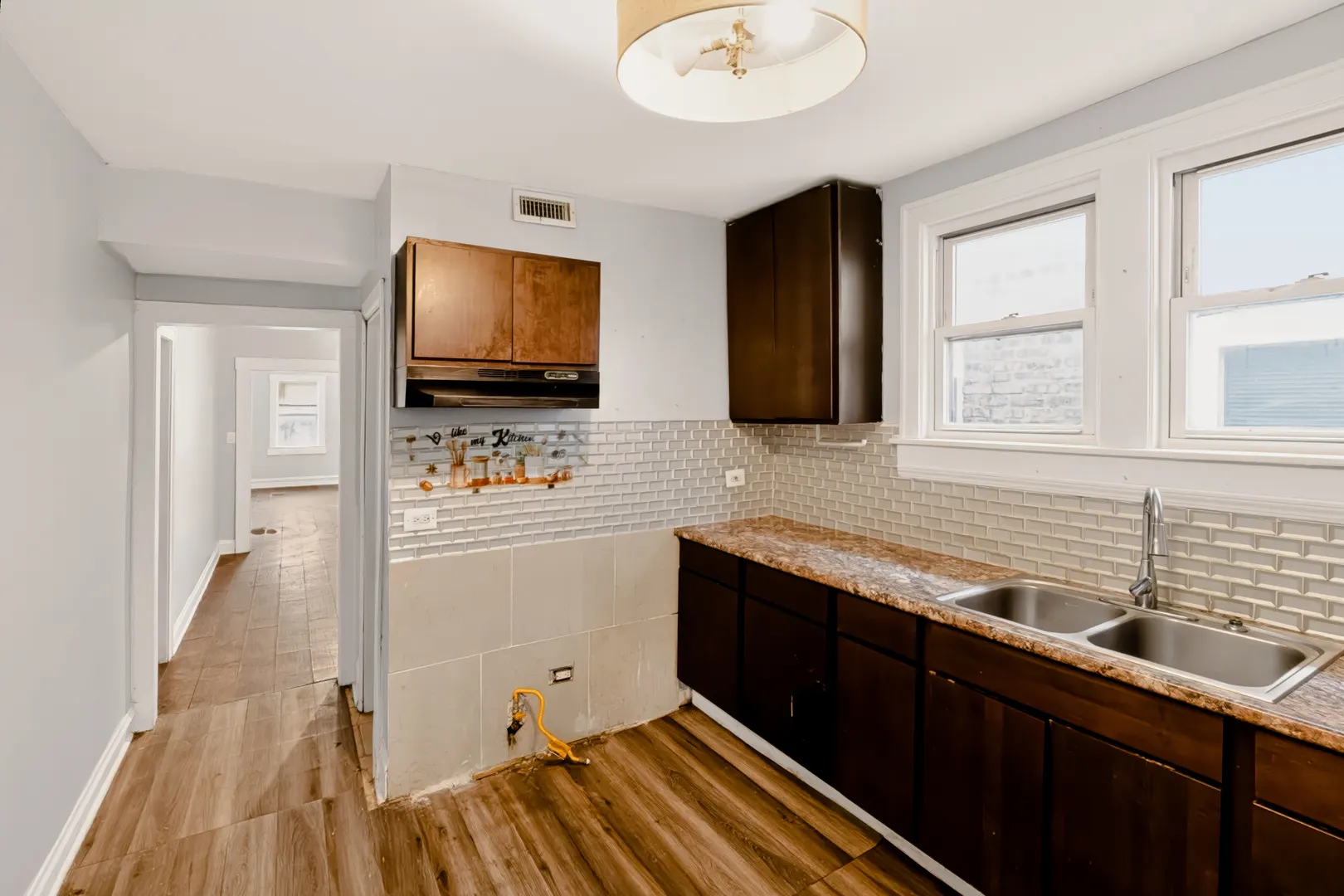 1044 W Marquette Road IL