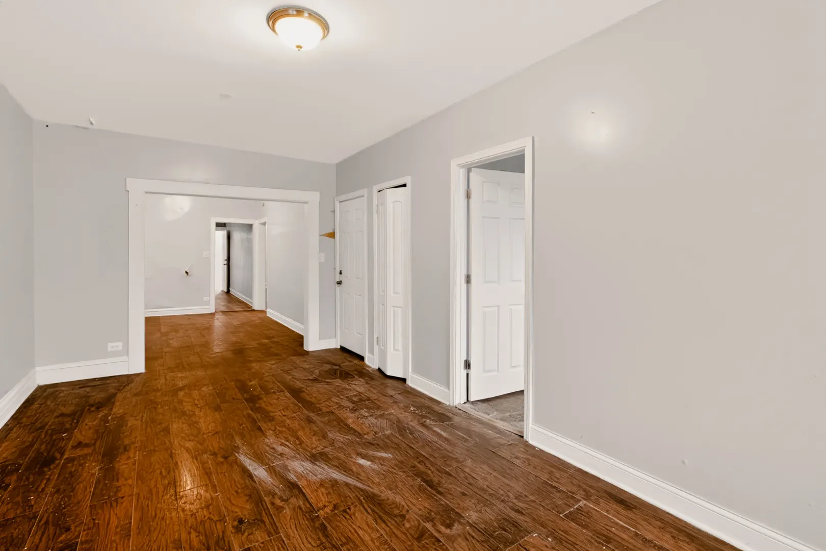 1044 W Marquette Road IL