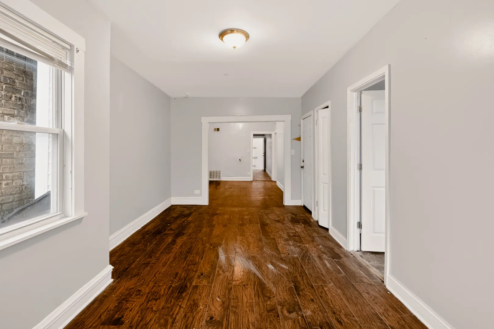 1044 W Marquette Road IL