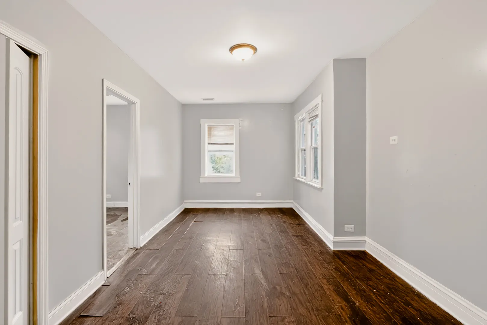 1044 W Marquette Road IL