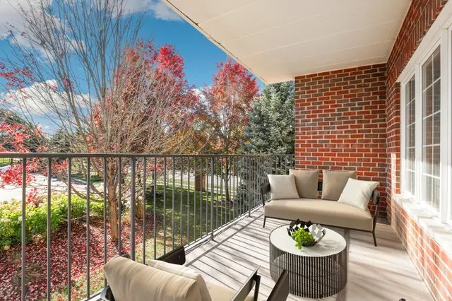 13097 Laurel Glen Court IL #201