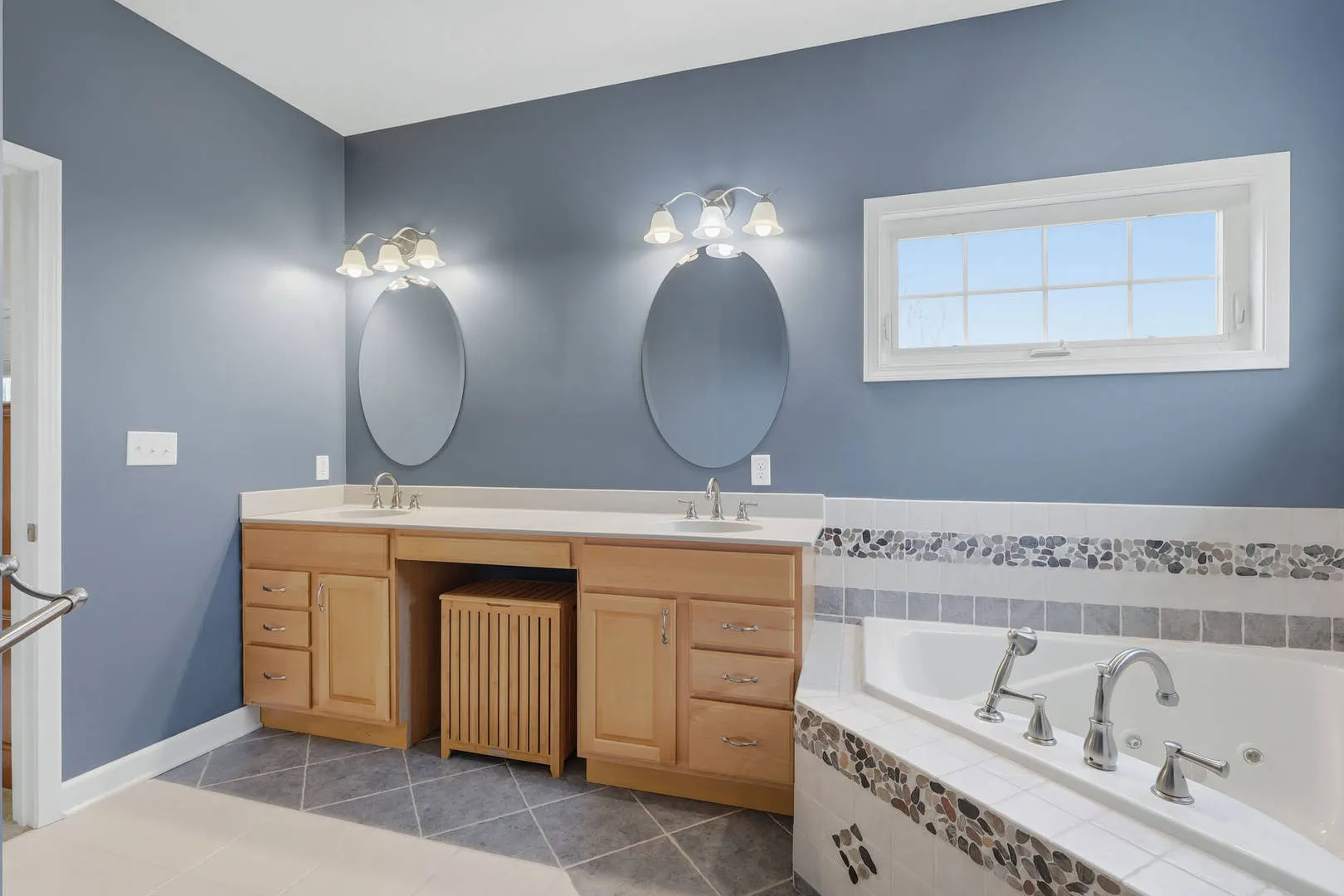 311 W 6th Avenue Court IL