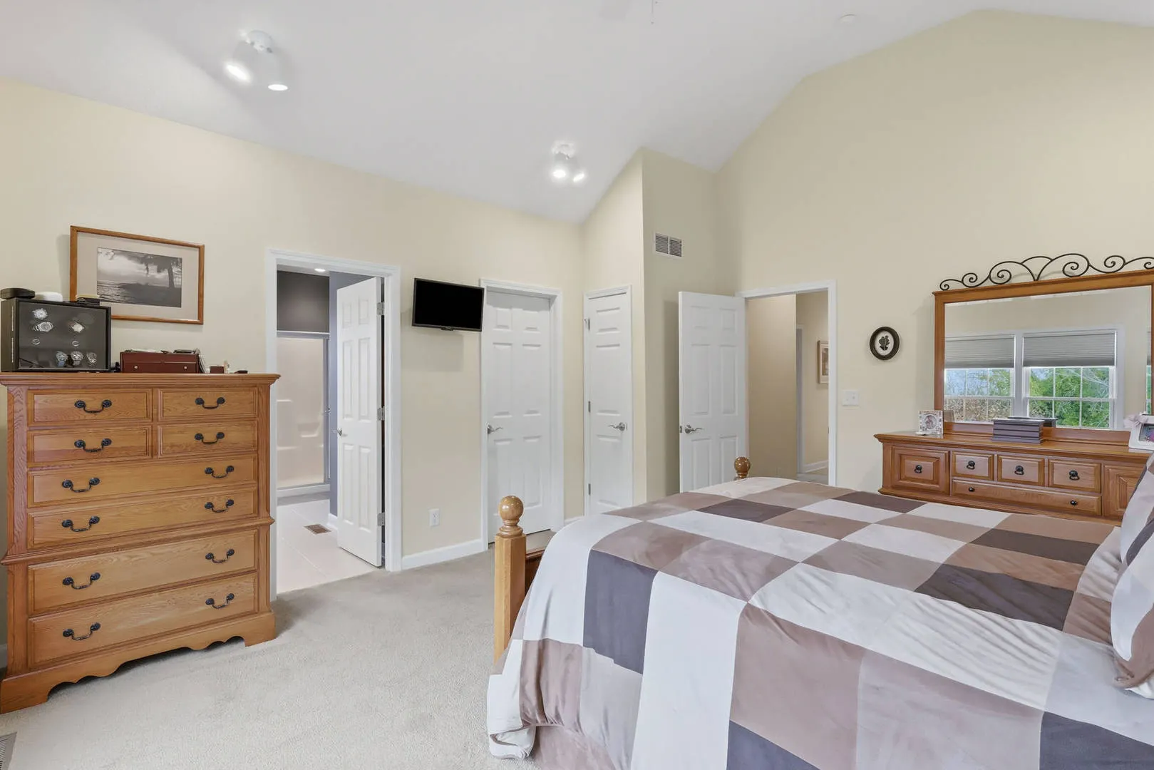 311 W 6th Avenue Court IL