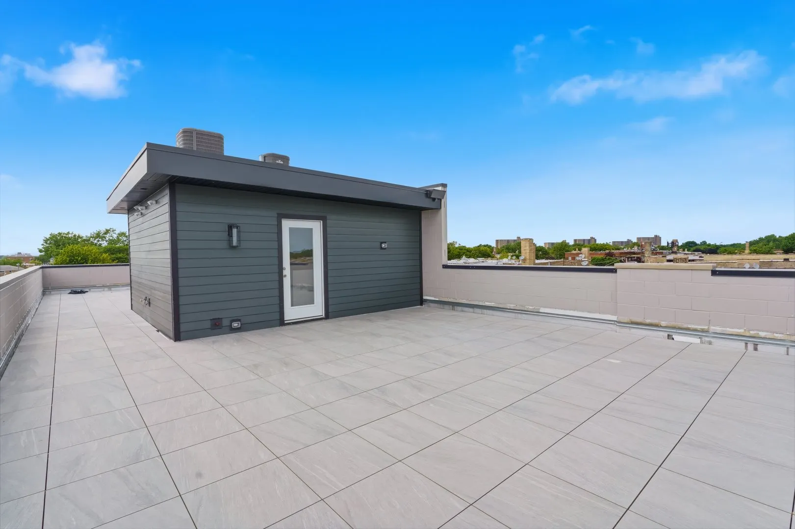 6414 N Francisco Avenue IL