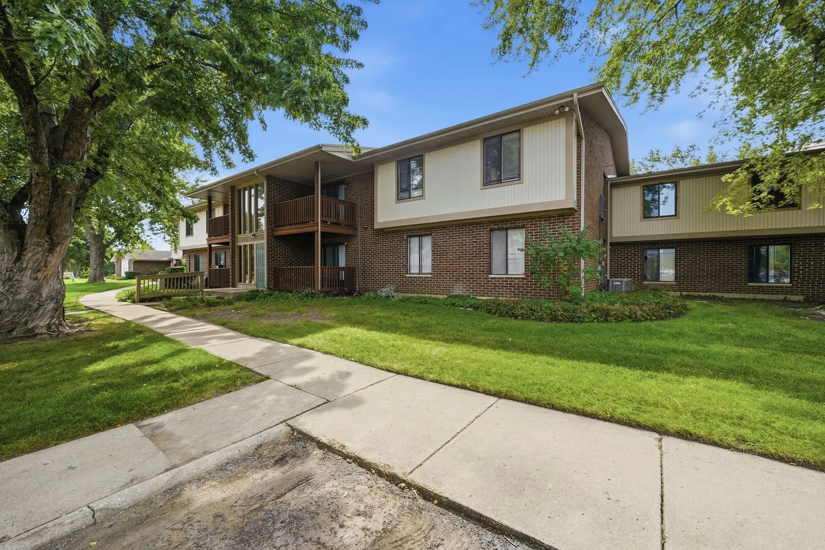 603 Garden Circle IL #1