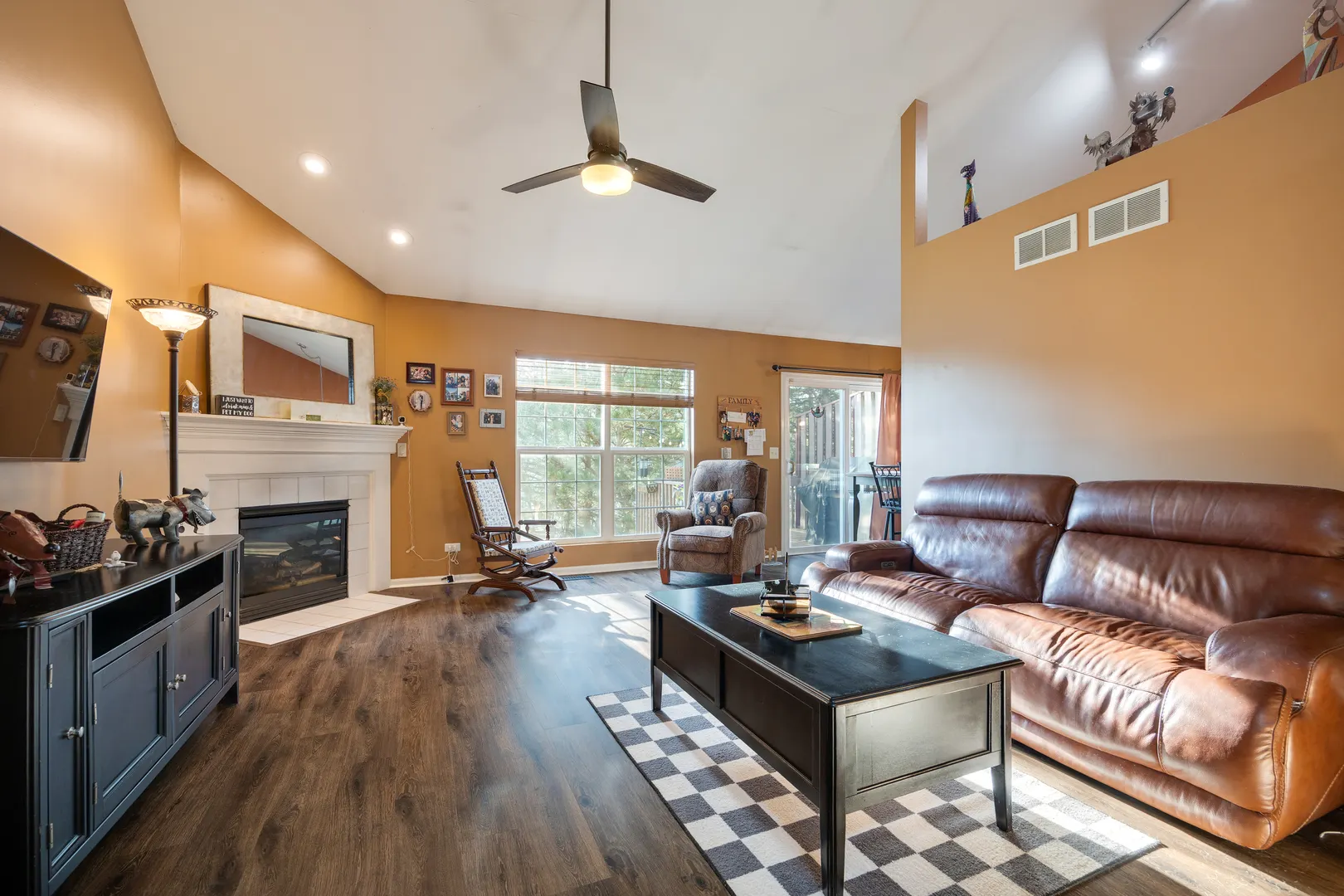 11143 DOUGLAS Avenue IL