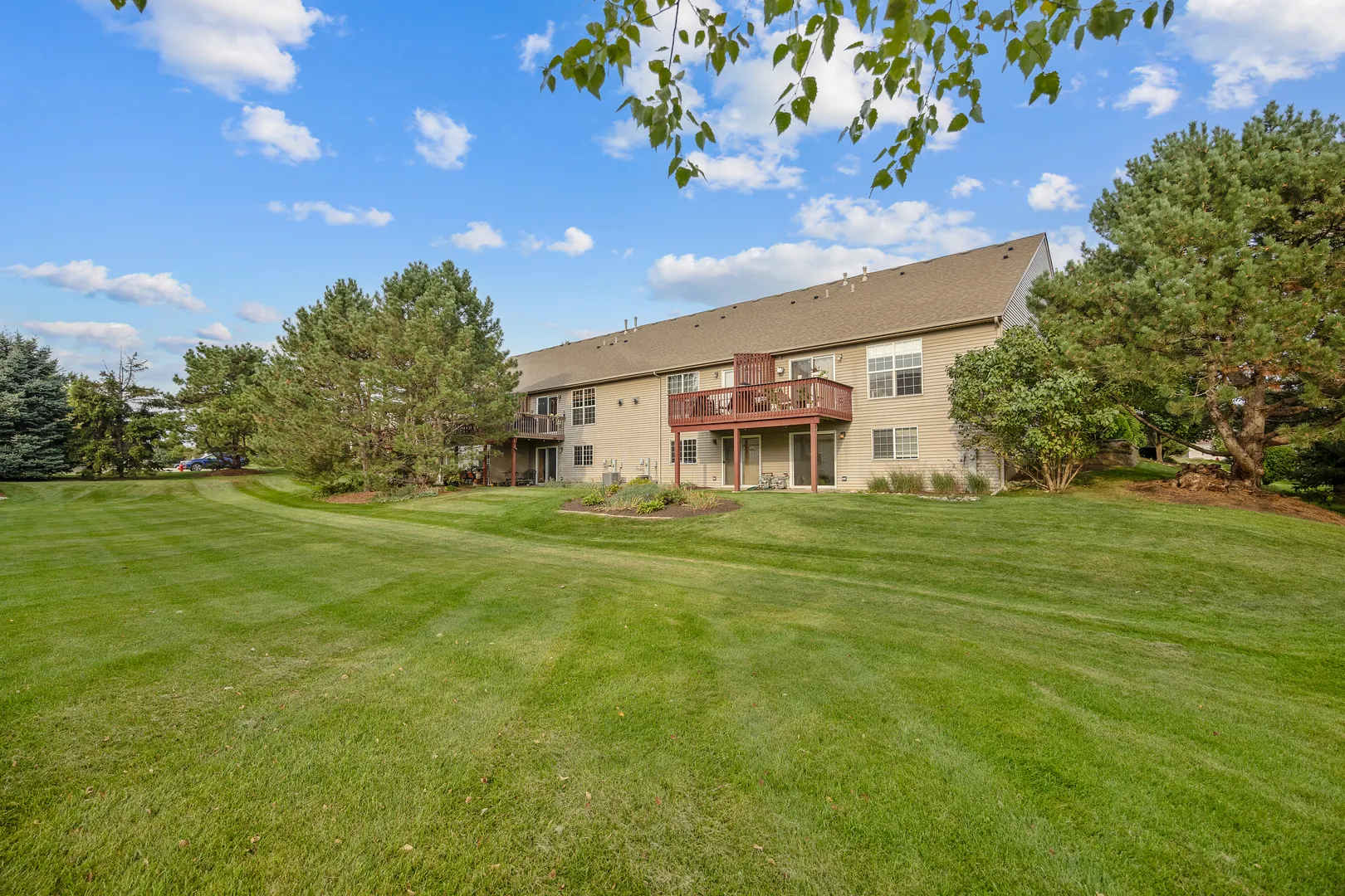 11143 DOUGLAS Avenue IL