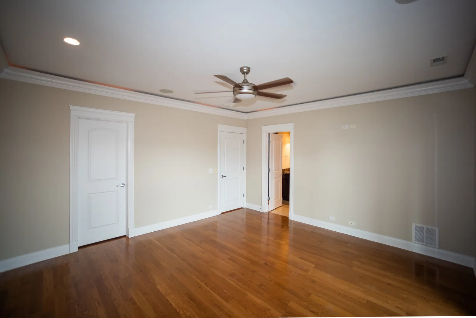 2904 W BELMONT Avenue IL #404
