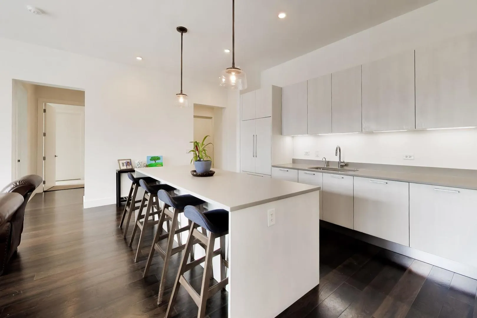 367 W Locust Street IL #305