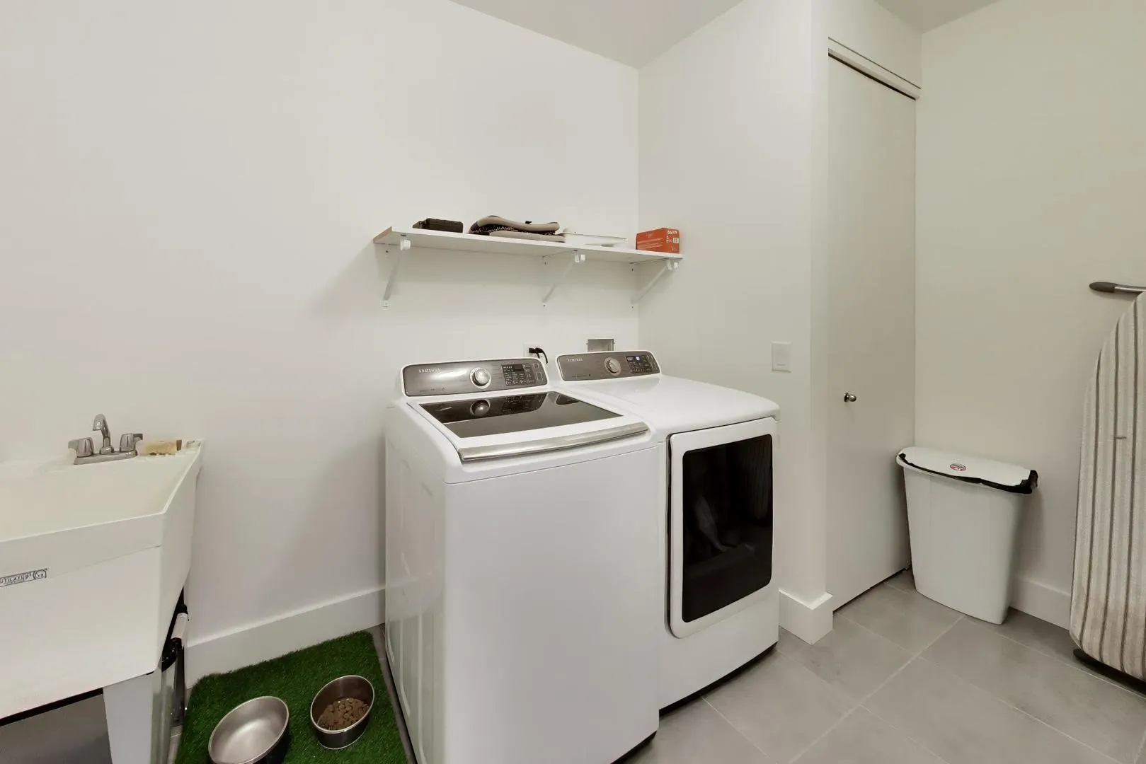 367 W Locust Street IL #305