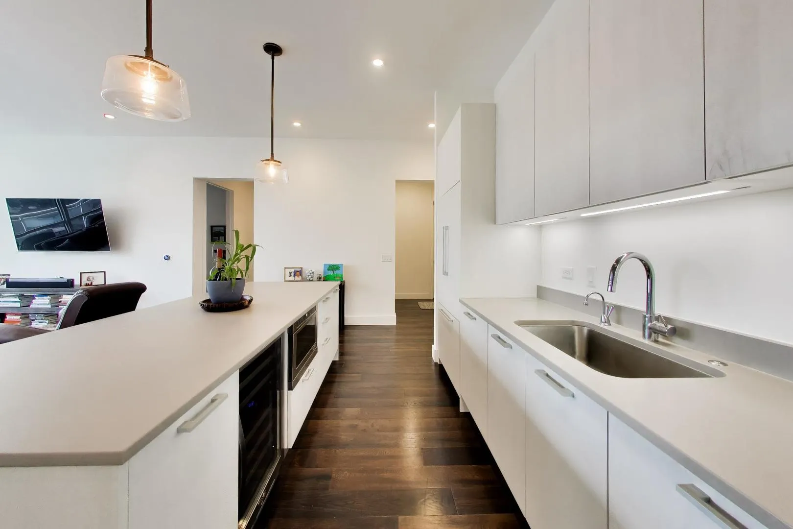 367 W Locust Street IL #305