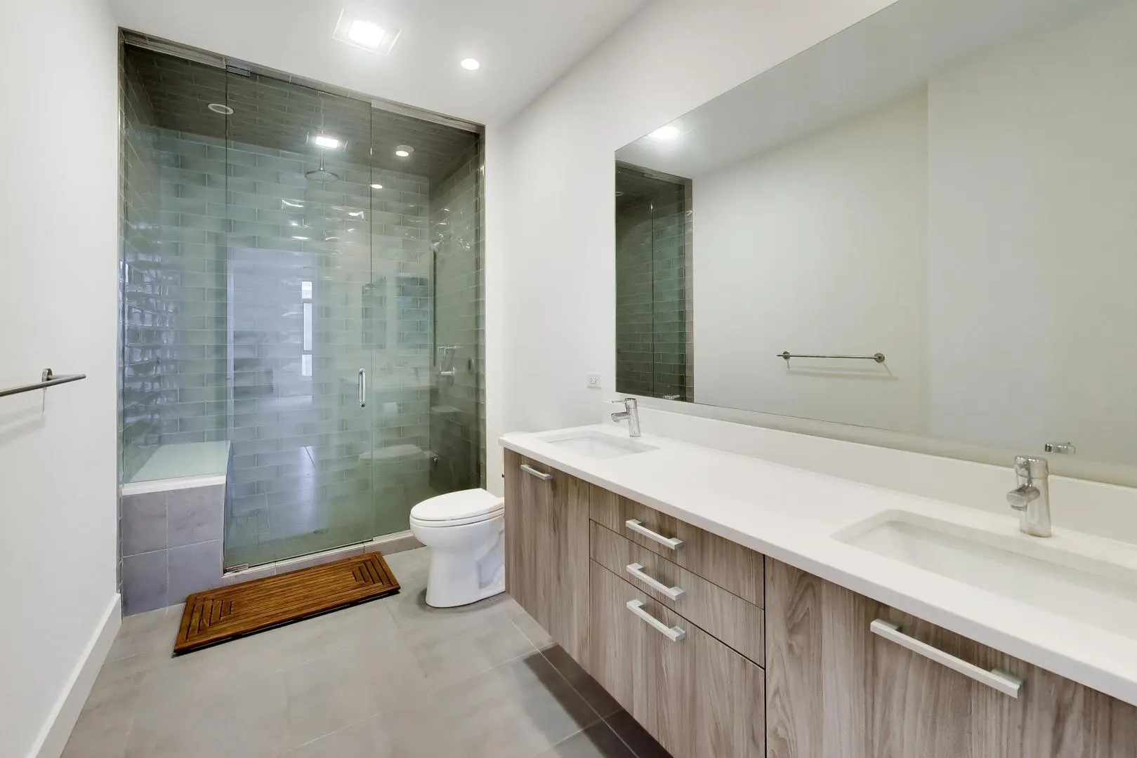 367 W Locust Street IL #305