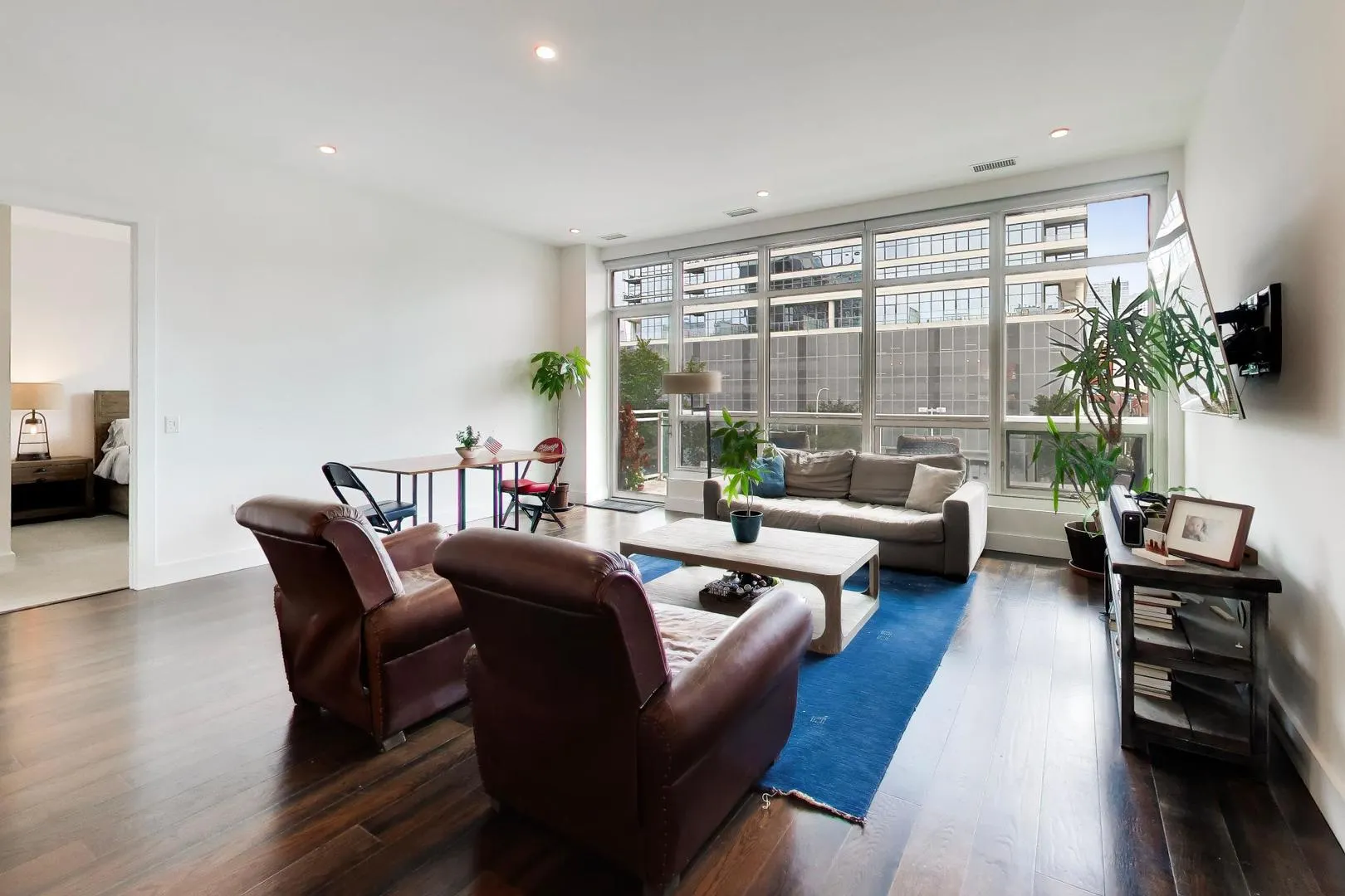 367 W Locust Street IL #305