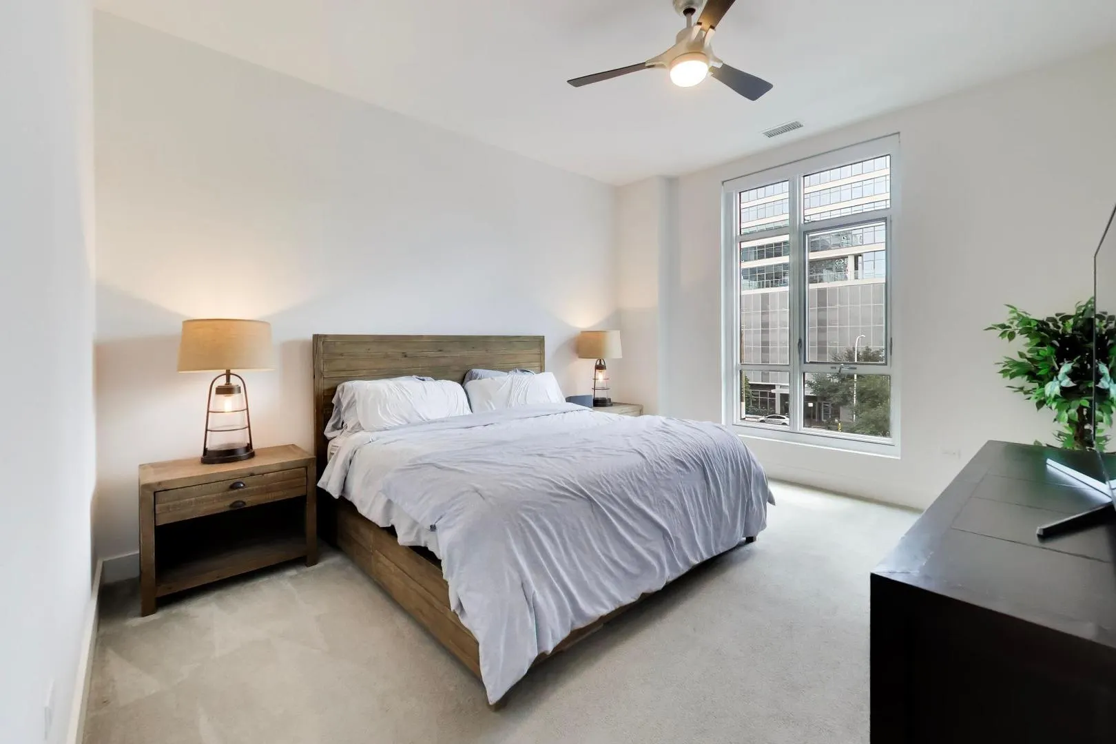 367 W Locust Street IL #305