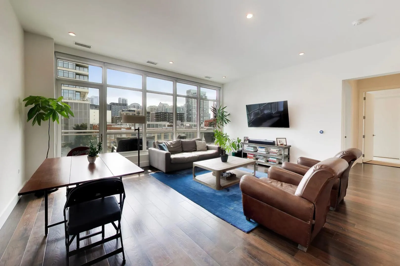 367 W Locust Street IL #305