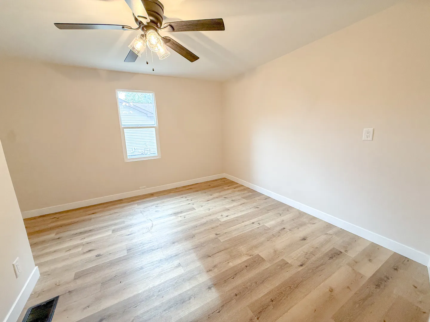 1506 10th Avenue IL