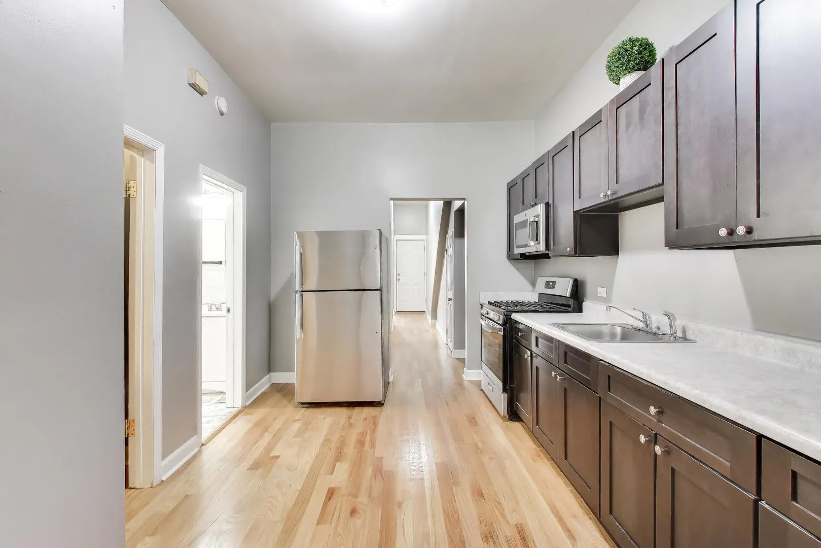 6524 S Eberhart Avenue IL