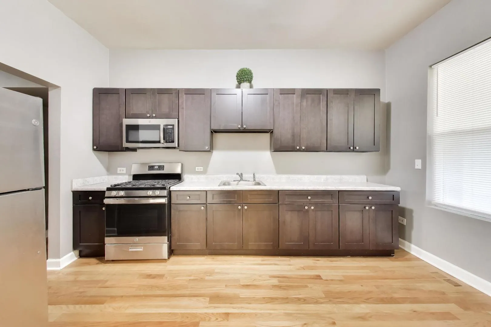 6524 S Eberhart Avenue IL