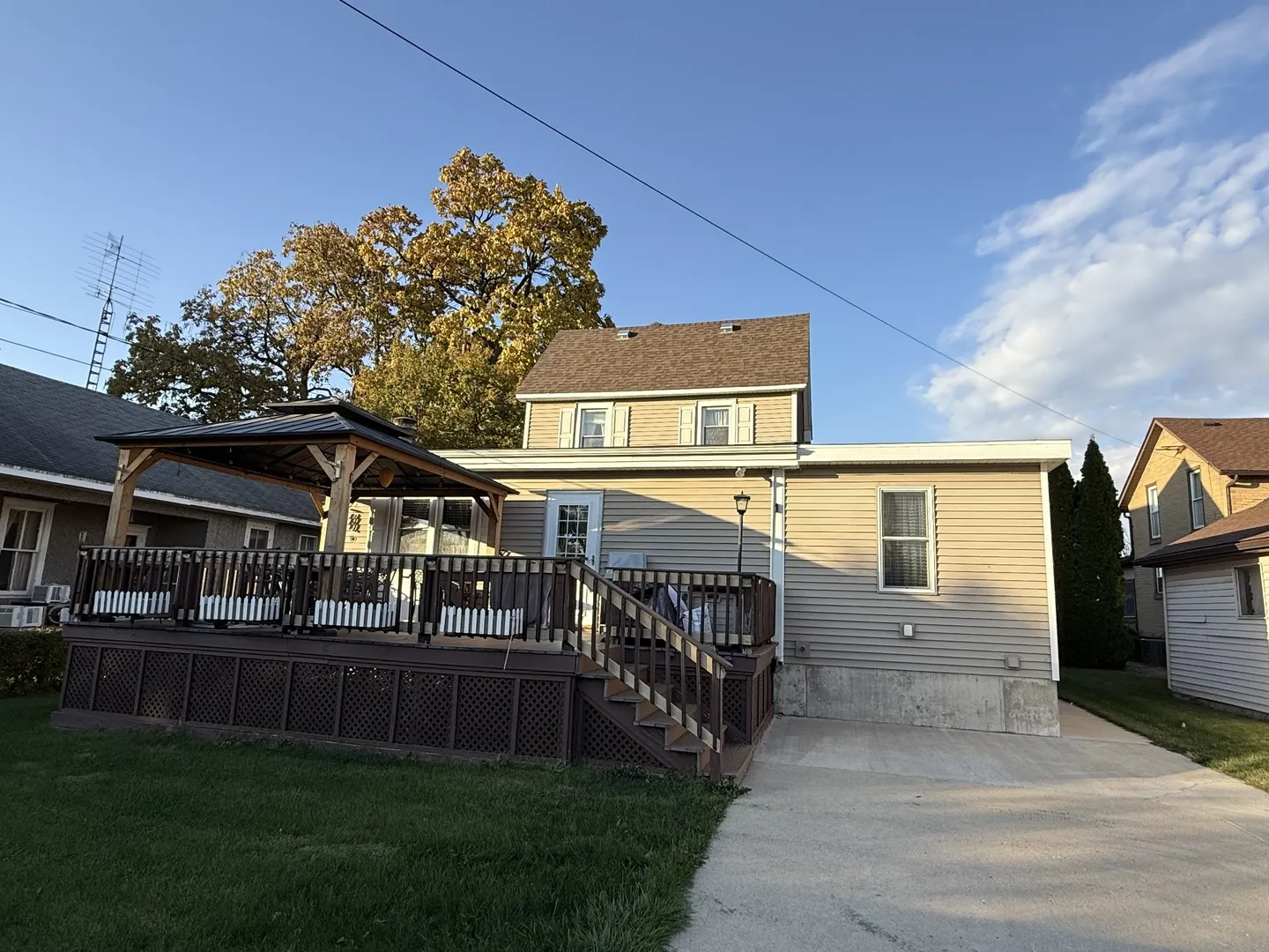217 W Cleveland Street IL