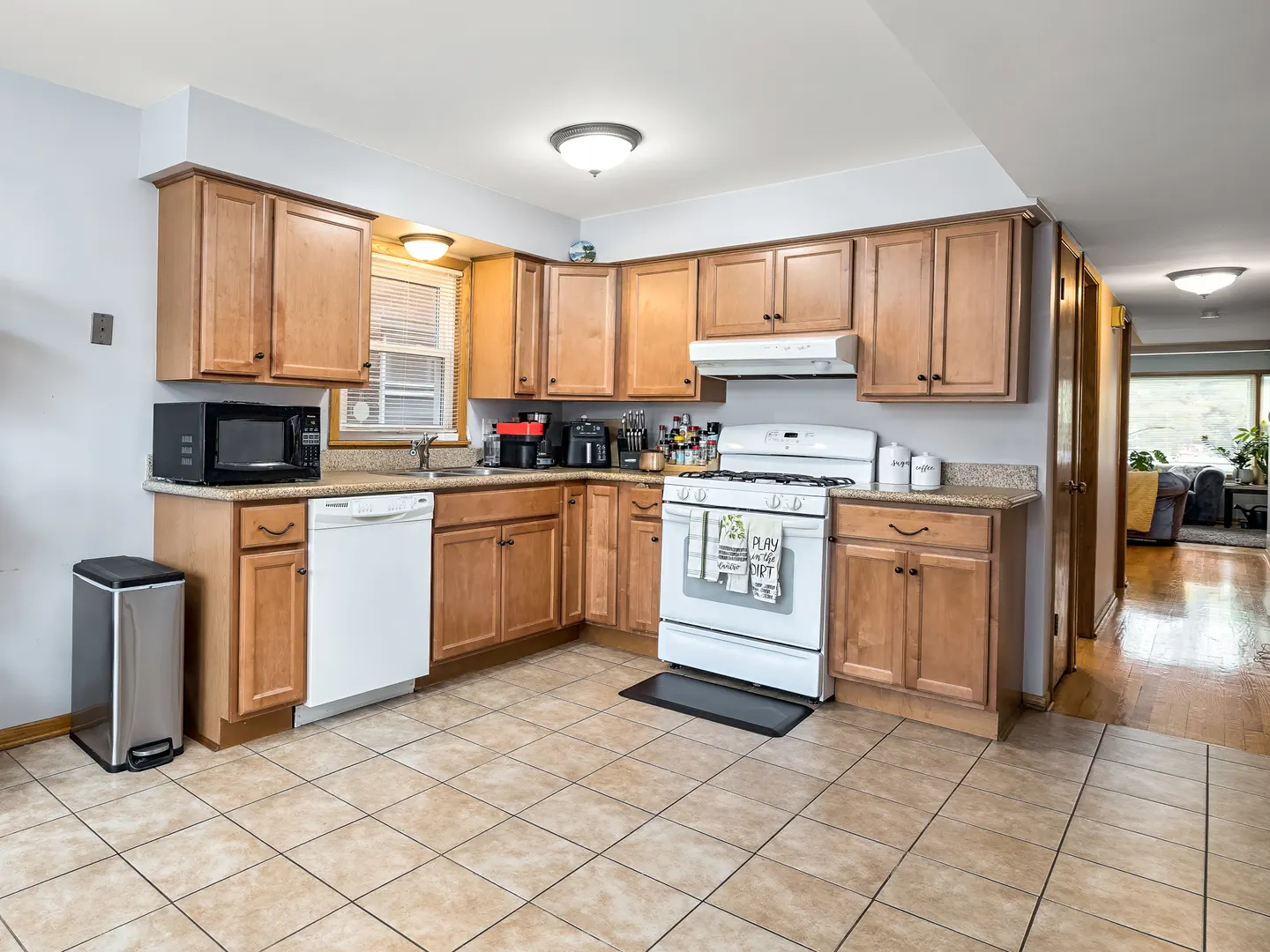 7828 W ADDISON Street IL