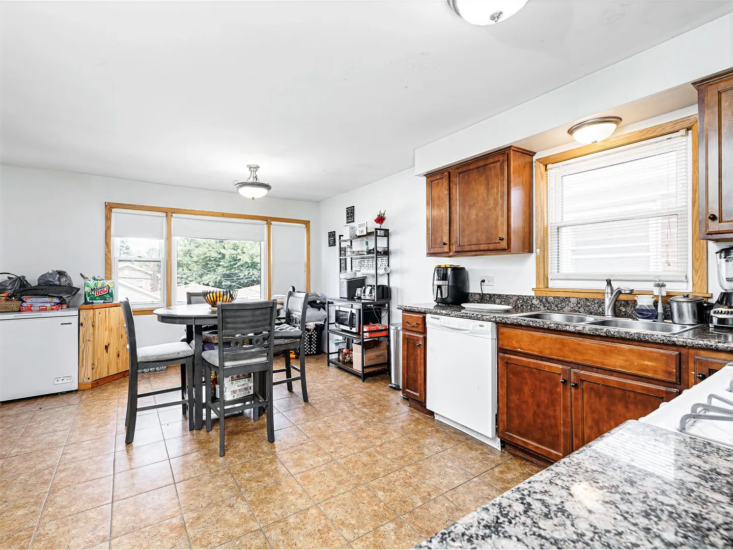 7828 W ADDISON Street IL