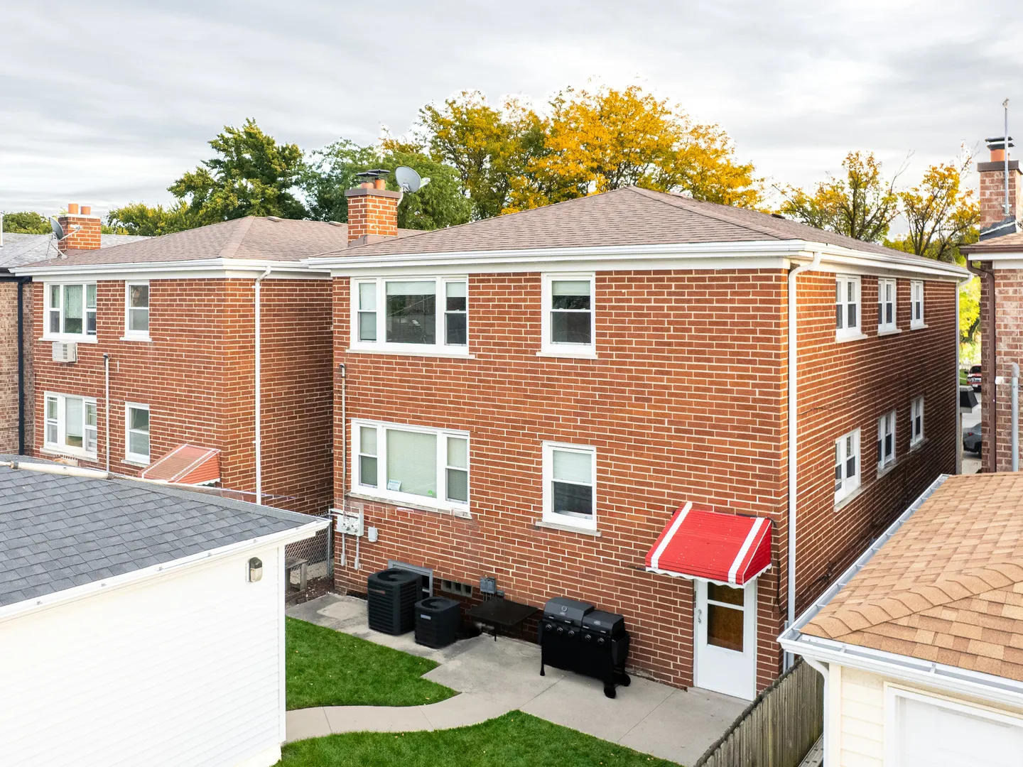 7828 W ADDISON Street IL