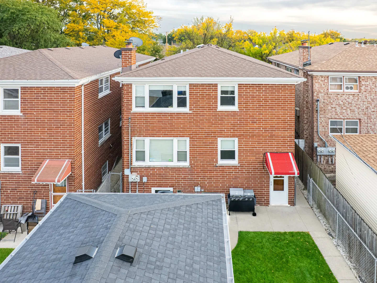 7828 W ADDISON Street IL