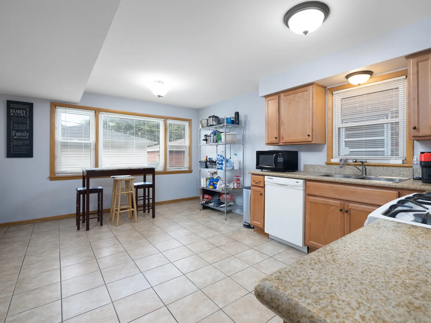 7828 W ADDISON Street IL