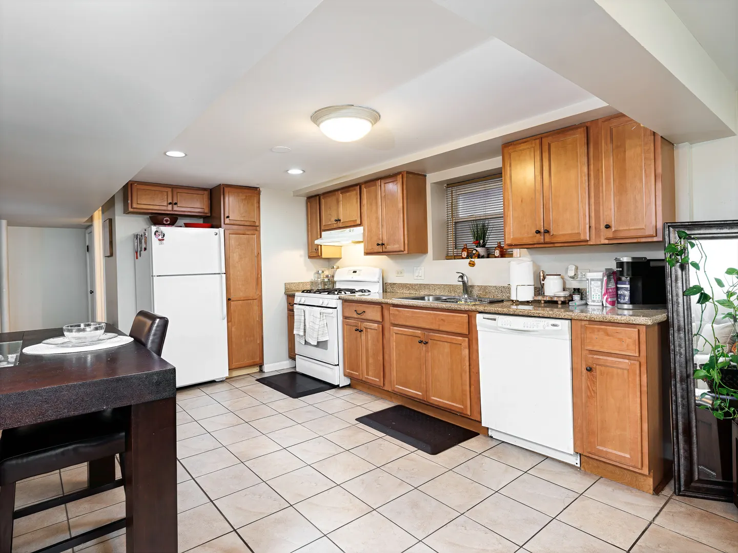 7828 W ADDISON Street IL