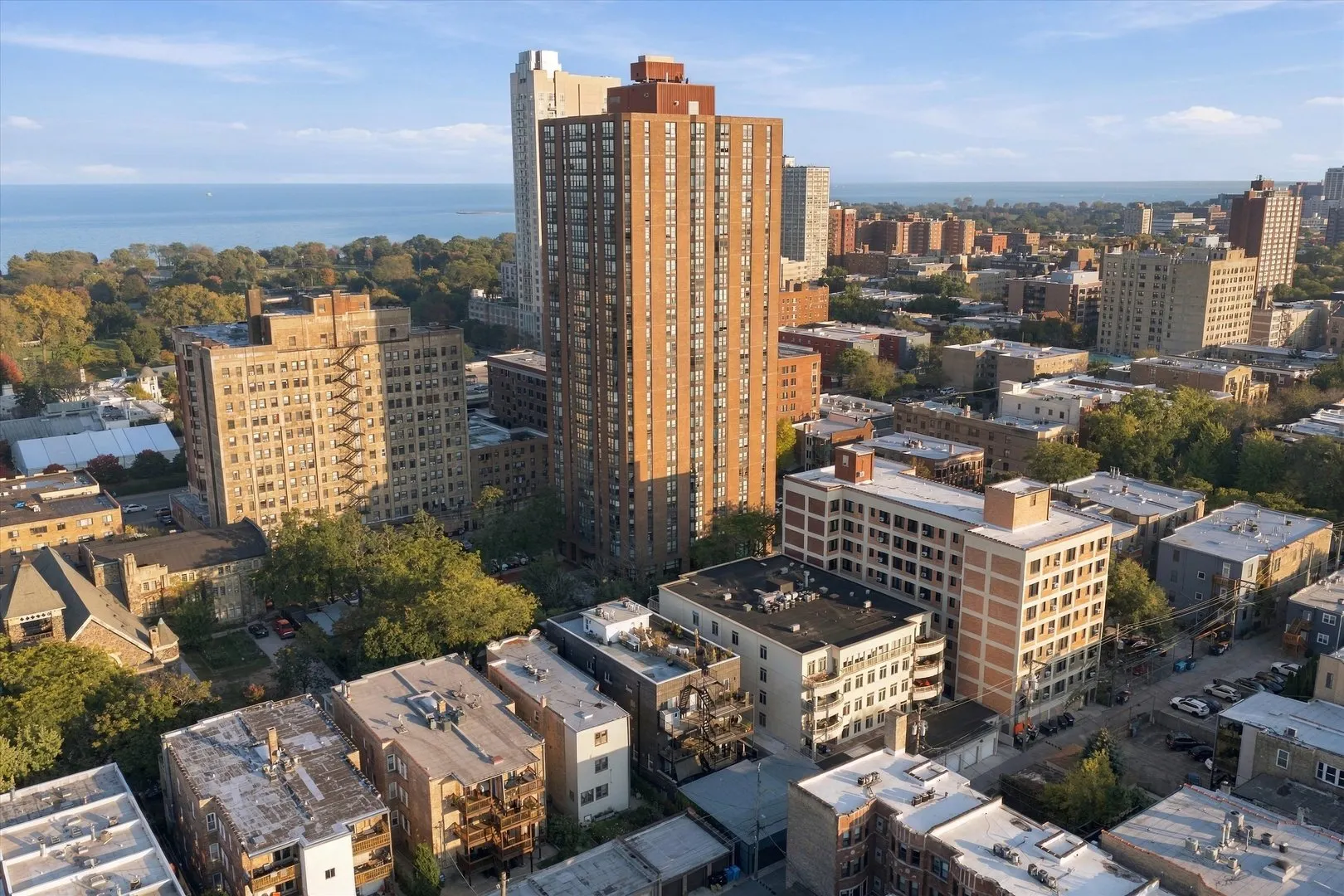 5236 N KENMORE Avenue IL #2S