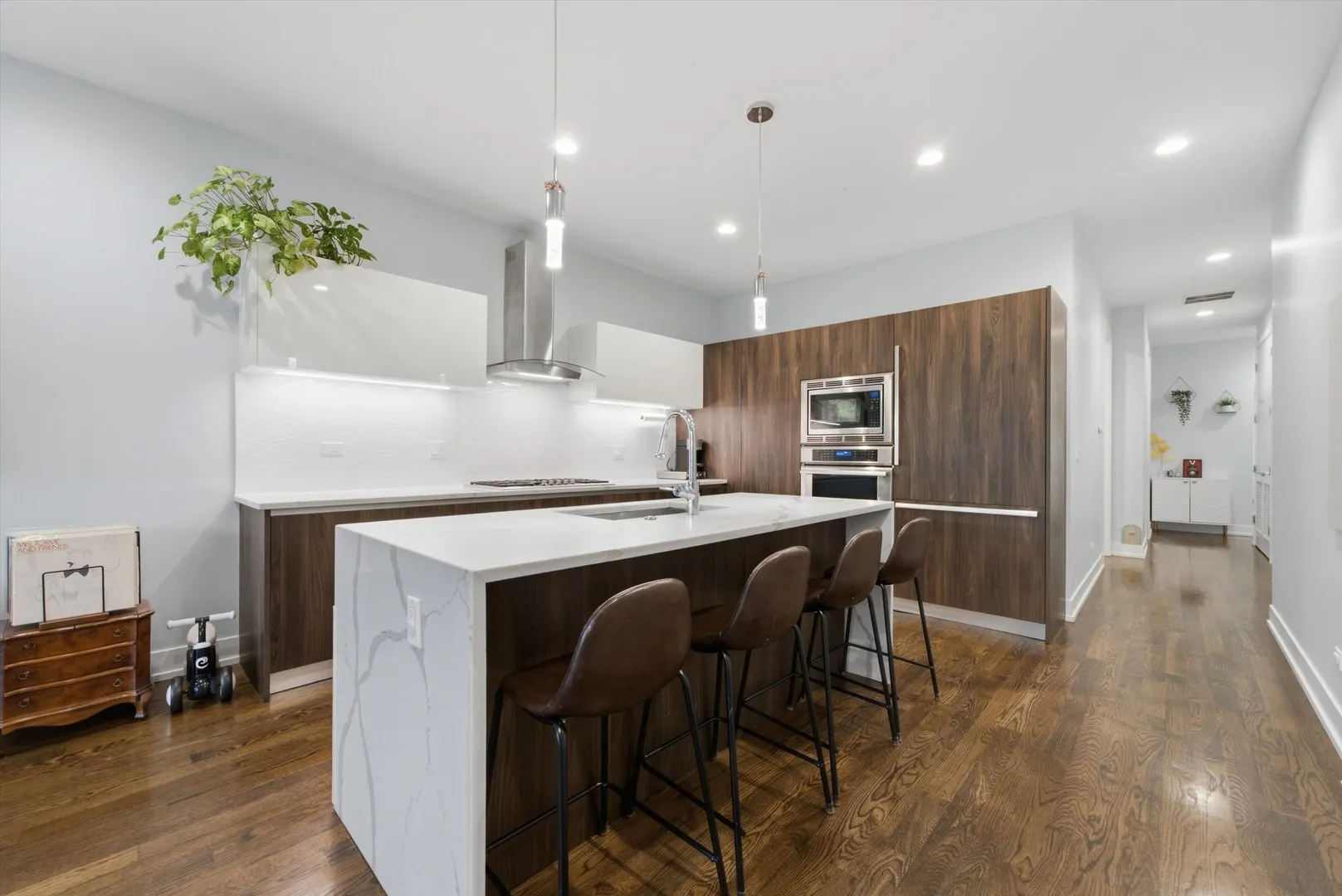 5236 N KENMORE Avenue IL #2S