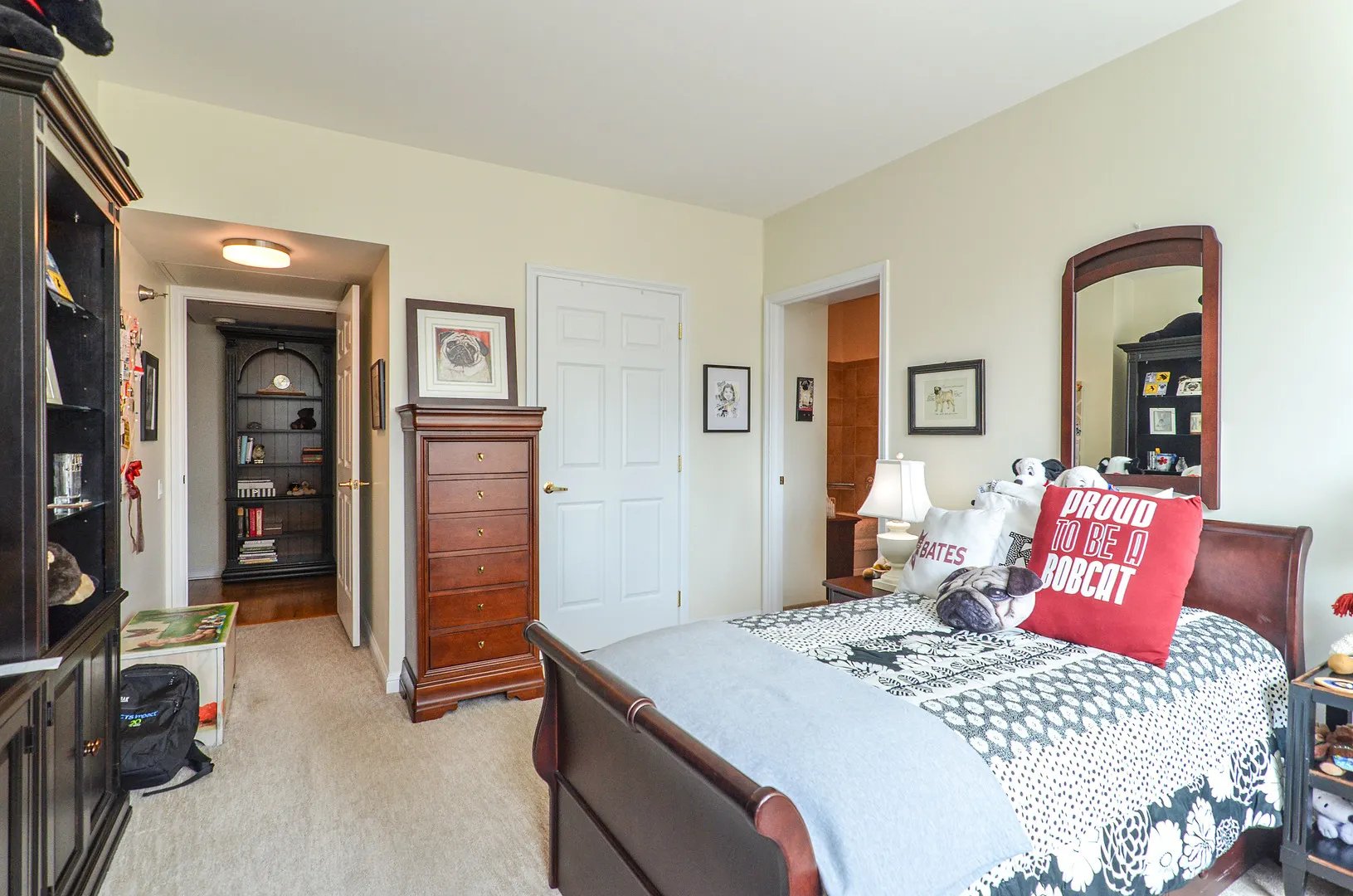 25 E Superior Street IL #3701