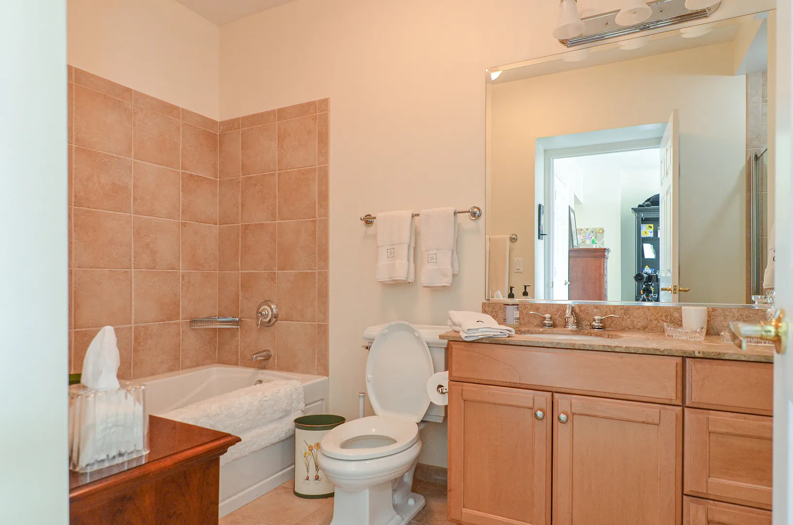 25 E Superior Street IL #3701