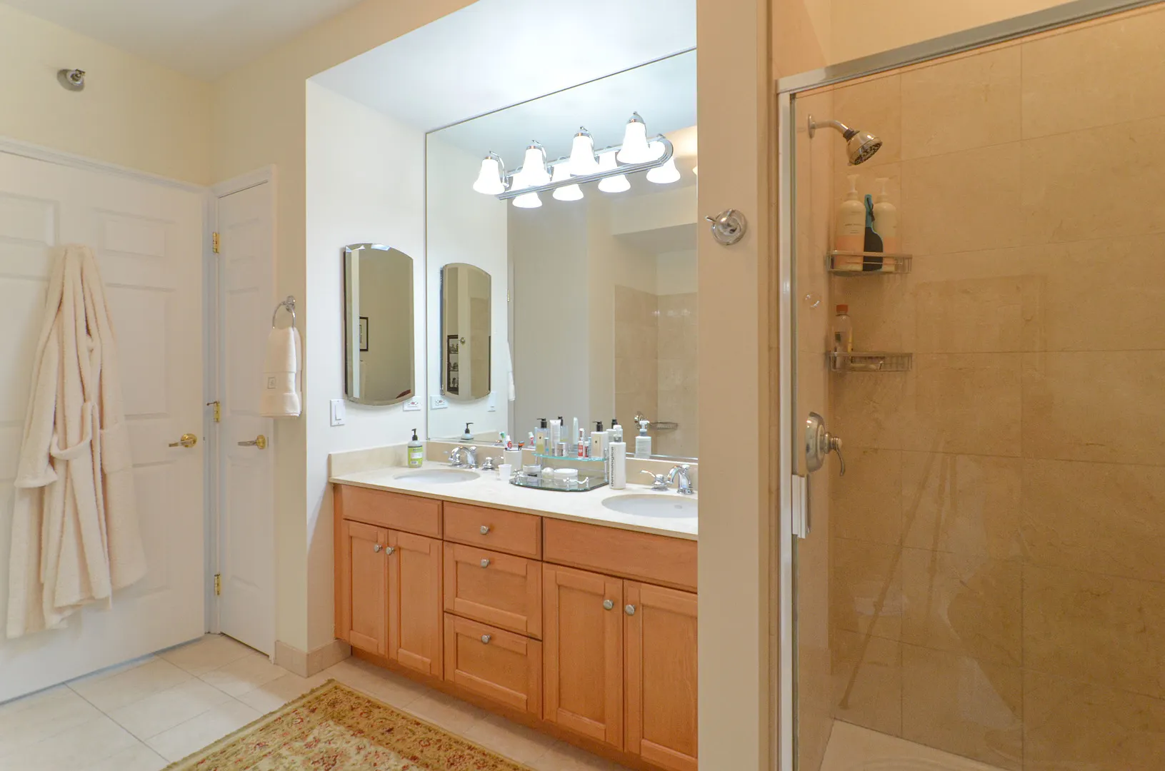 25 E Superior Street IL #3701