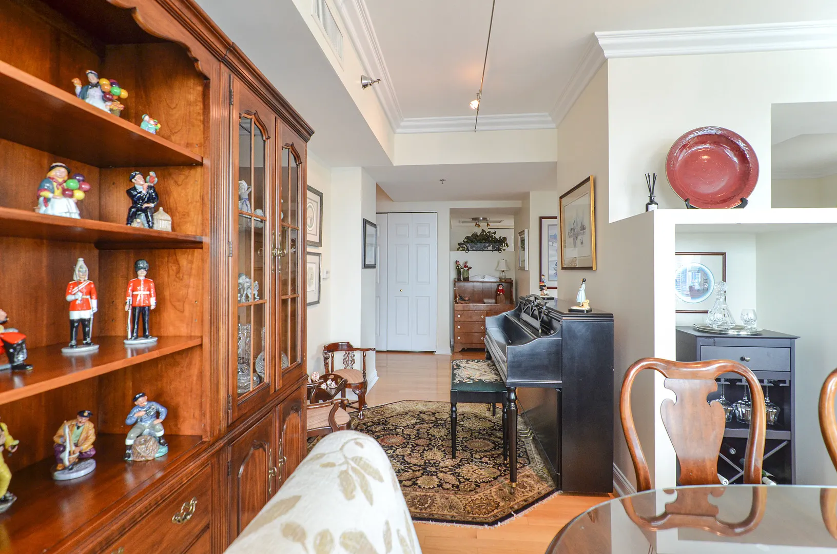 25 E Superior Street IL #3701