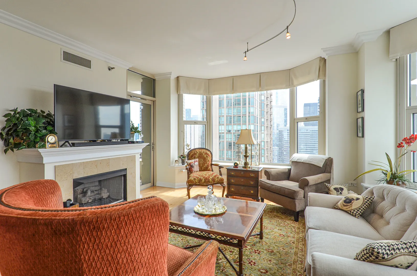 25 E Superior Street IL #3701